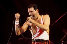 image: L'adieu à Freddie Mercury