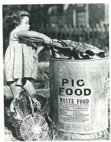 image: À l'ombre de la Seconde Guerre mondiale