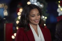 image: Un sapin de Noël, deux amoureux