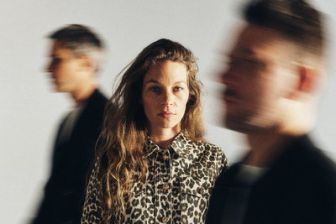 image: Anna Rossinelli - Die Musikerin hinter den Schlagzeilen