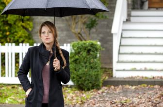 image: Aurora Teagarden  : à vendre : trois chambres, un cadavre
