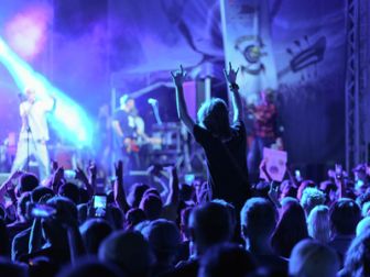 image: Avril Lavigne au Main Square Festival