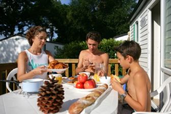 image: Camping géant ou familial :  à chacun son camping !