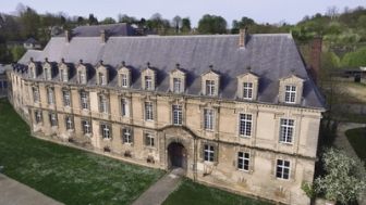 image: Château fort de Sedan : les secrets d'une forteresse imprenable