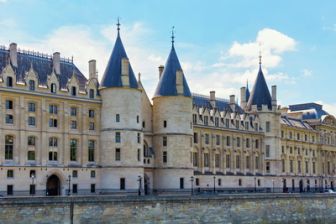 image: Conciergerie, Sainte-Chapelle : mégastructures de Paris