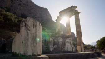 image: Delphes, nombril du monde