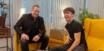 image: Donovan magicien bluffe les stars