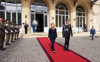 image: Giorgia Meloni et le clan des Goélands