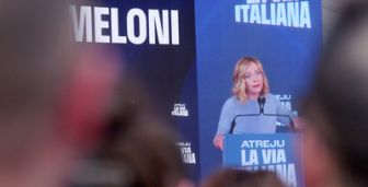 image: Giorgia Meloni et le clan des Goélands