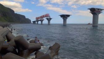 image: Île de La Réunion : l'incroyable route qui défie l'océan