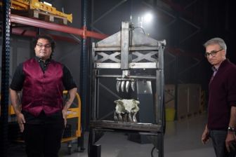 image: L'épopée des dinosaures avec Stephen Fry