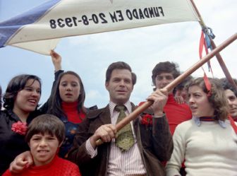 image: La révolution des Oeillets