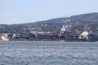 image: Les secrets du porte-avions Charles de Gaulle
