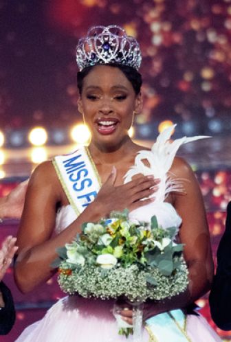 image: Miss France 2025 : le parcours d'une Miss hors du commun