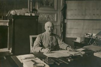 image: Pétain et les francs-maçons