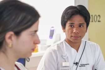 image: Pflegekräfte aus den Philippinen - Rettung für Schweizer Spitäler?