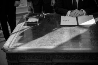 image: Trump contre la loi