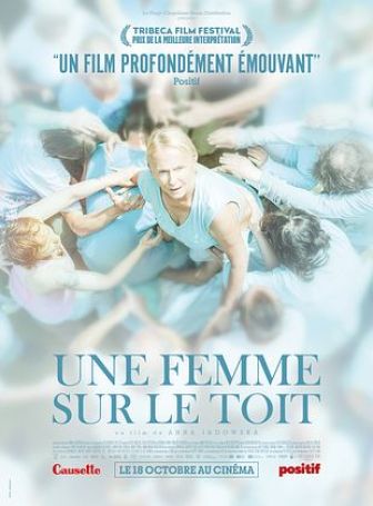 image: Une femme sur le toit